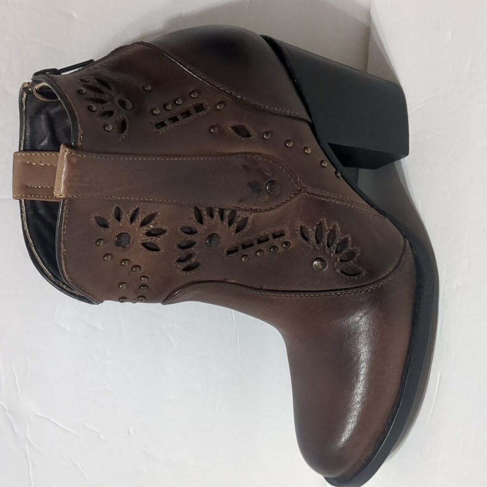 El malcreado women's brown leather western  new boots size 7  Ankle boots